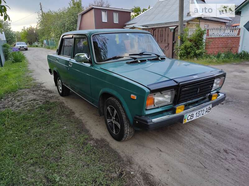 Седан ВАЗ / Lada 2107 2005 в Чернигове