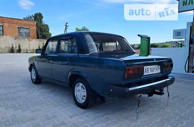 Седан ВАЗ / Lada 2107 2005 в Могилев-Подольске