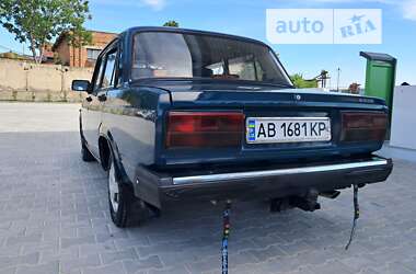 Седан ВАЗ / Lada 2107 2005 в Могилев-Подольске