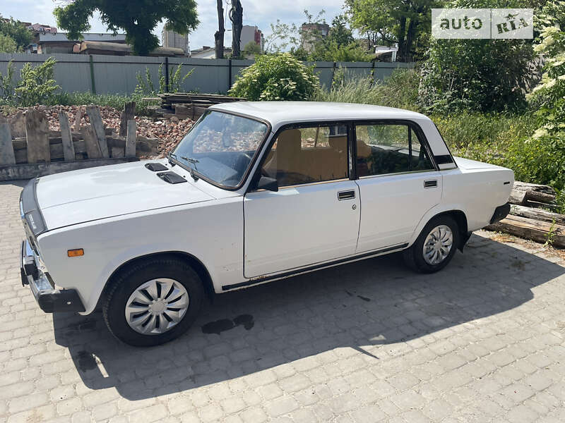 Седан ВАЗ / Lada 2107 2003 в Чорткове