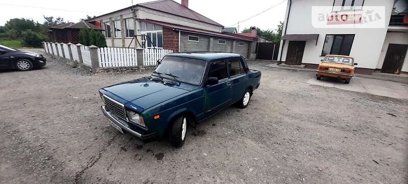 Седан ВАЗ / Lada 2107 2005 в Шумске