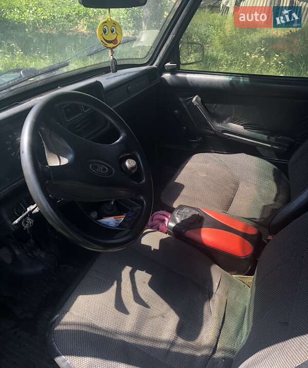 Седан ВАЗ / Lada 2107 2003 в Вижниці