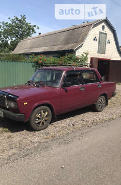 Седан ВАЗ / Lada 2107 2001 в Черкассах