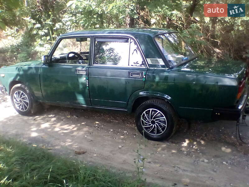 Седан ВАЗ / Lada 2107 1998 в Тростянце