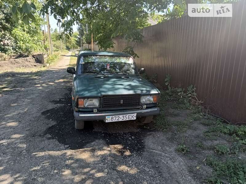 Седан ВАЗ / Lada 2107 1992 в Покровске