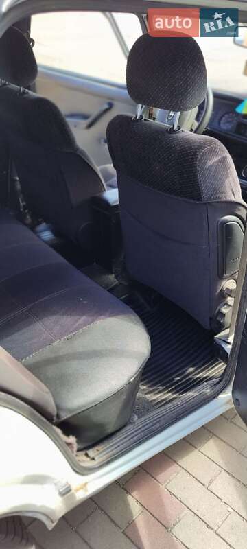 Седан ВАЗ / Lada 2107 1994 в Житомире