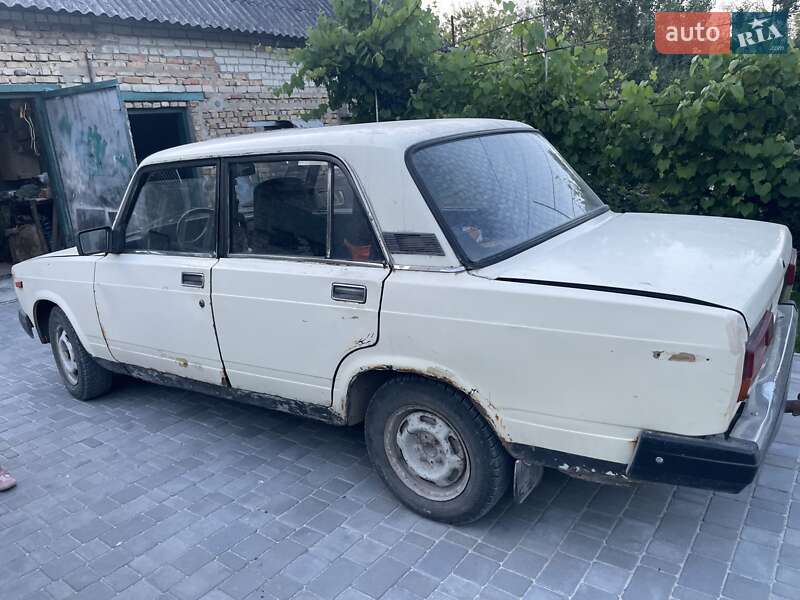 Седан ВАЗ / Lada 2107 1985 в Золочеве