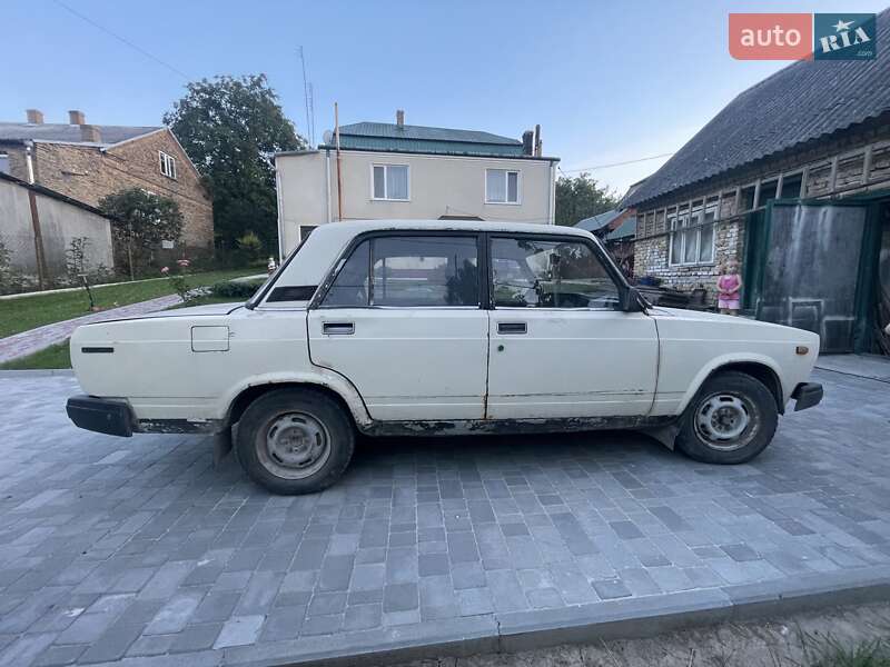 Седан ВАЗ / Lada 2107 1985 в Золочеве