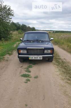 Седан ВАЗ / Lada 2107 1992 в Киеве