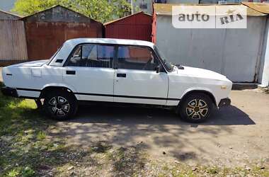 Седан ВАЗ / Lada 2107 2004 в Тячеві