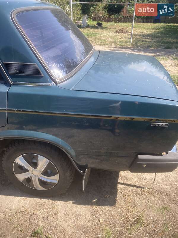 Седан ВАЗ / Lada 2107 2005 в Киеве