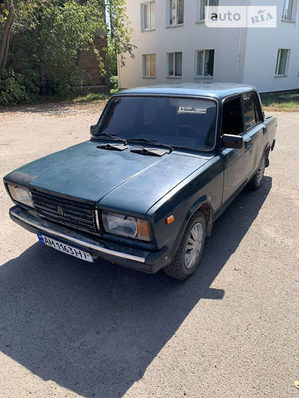 Седан ВАЗ / Lada 2107 2004 в Коростені