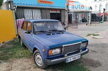 Седан ВАЗ / Lada 2107 2004 в Смеле