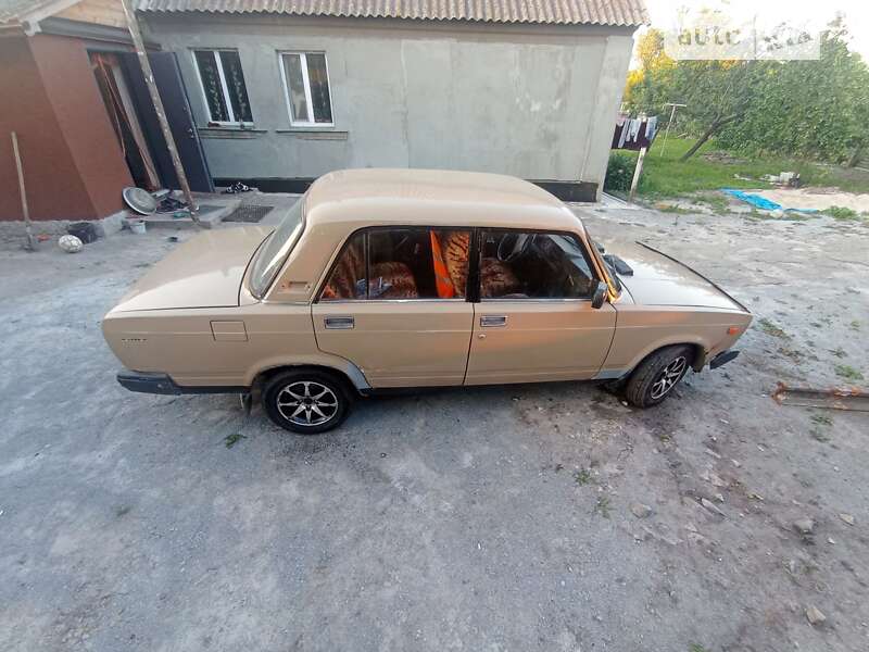 Седан ВАЗ / Lada 2107 1995 в Звягелі