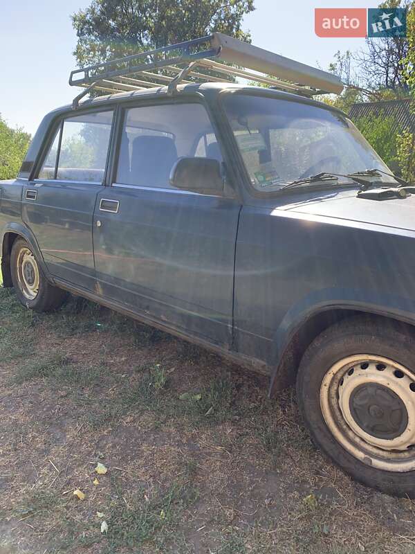 Седан ВАЗ / Lada 2107 2002 в Гадячі