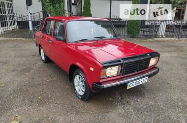 Седан ВАЗ / Lada 2107 1996 в Чернівцях