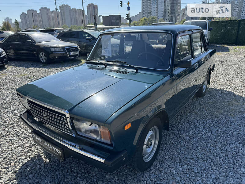 Седан ВАЗ / Lada 2107 2007 в Киеве