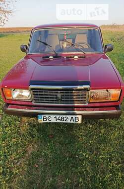 Седан ВАЗ / Lada 2107 2004 в Меденичах