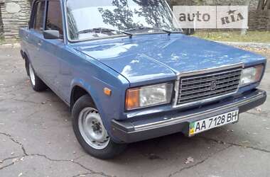 Седан ВАЗ / Lada 2107 2005 в Киеве