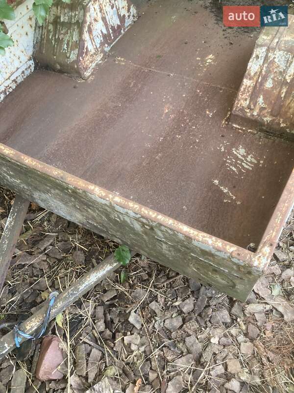 Седан ВАЗ / Lada 2107 2005 в Киеве