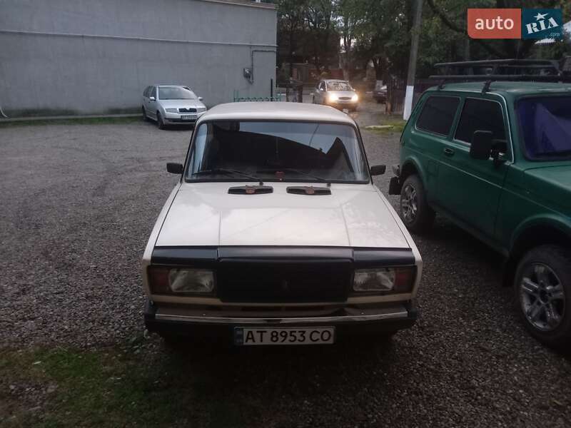 Седан ВАЗ / Lada 2107 1995 в Снятине