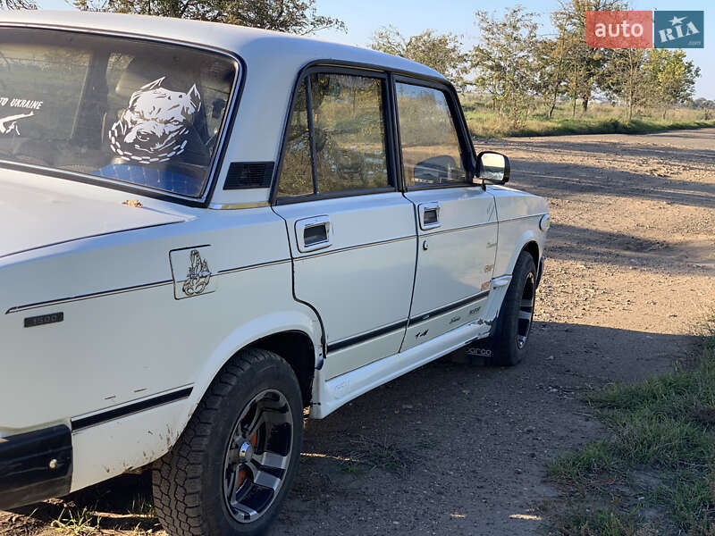 Седан ВАЗ / Lada 2107 1999 в Татарбунарах