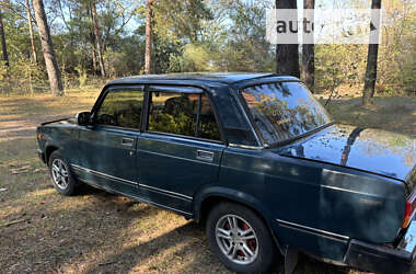 Седан ВАЗ / Lada 2107 2004 в Олександрії