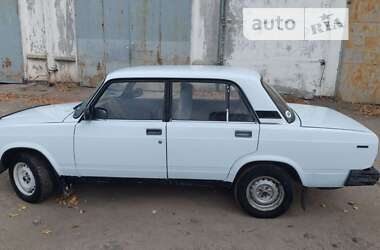 Седан ВАЗ / Lada 2107 1999 в Кропивницком