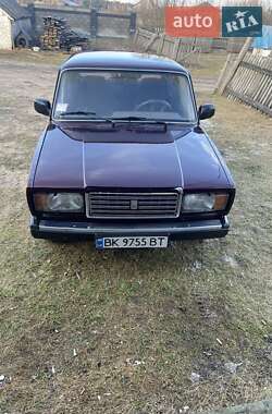 Седан ВАЗ / Lada 2107 1995 в Рівному