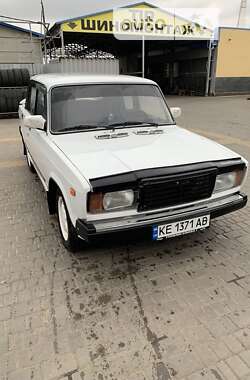 Седан ВАЗ / Lada 2107 2004 в Нікополі