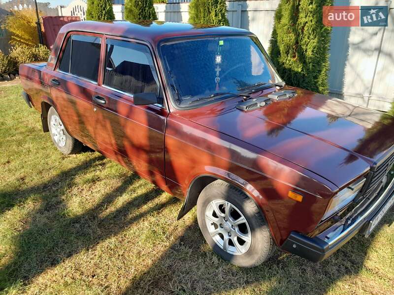 Седан ВАЗ / Lada 2107 2005 в Бердичеві