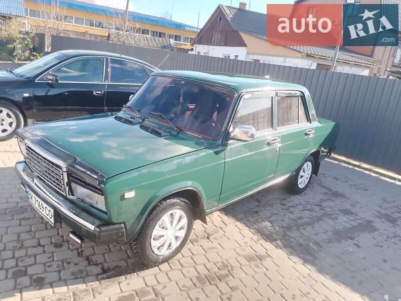 Седан ВАЗ / Lada 2107 1998 в Рокитному