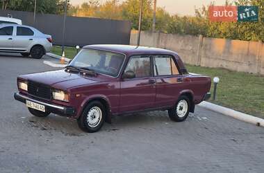 Седан ВАЗ / Lada 2107 2001 в Дніпрі