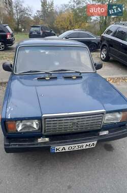 Седан ВАЗ / Lada 2107 2005 в Киеве