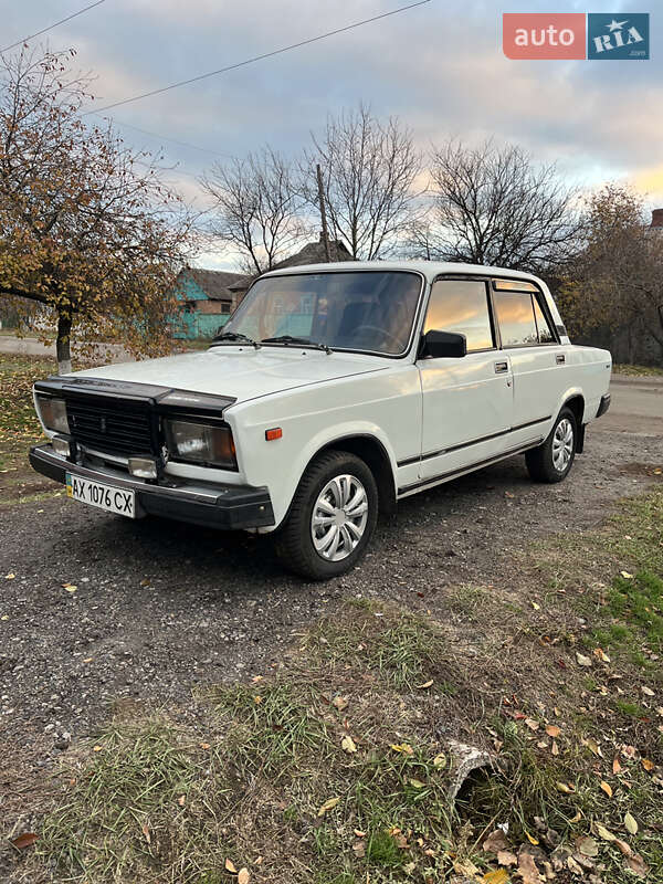 Седан ВАЗ / Lada 2107 1994 в Харькове