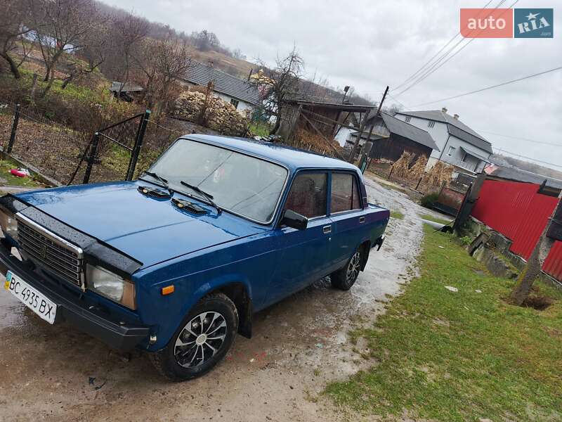 Седан ВАЗ / Lada 2107 2002 в Львові