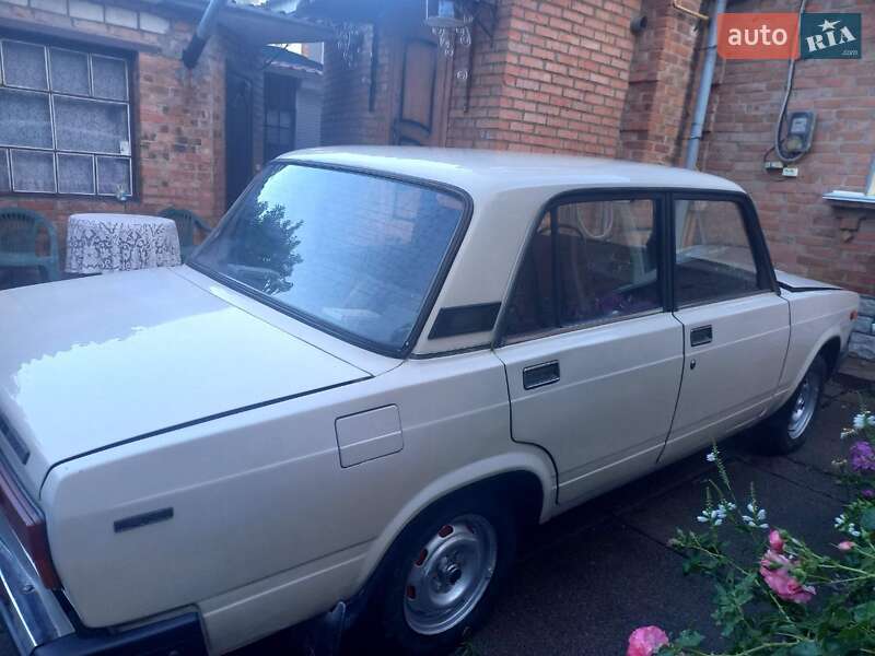 Седан ВАЗ / Lada 2107 1995 в Вінниці