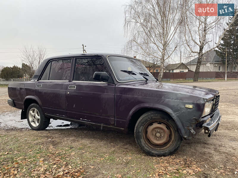 Седан ВАЗ / Lada 2107 1998 в Прилуках