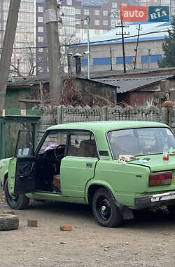 Седан ВАЗ / Lada 2107 1983 в Ивано-Франковске