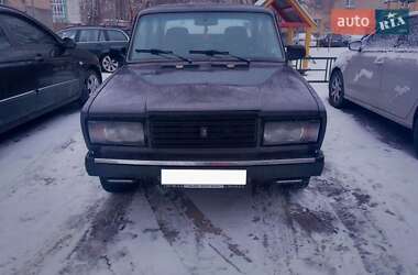 Седан ВАЗ / Lada 2107 2004 в Киеве