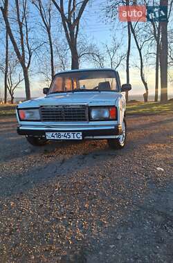 Седан ВАЗ / Lada 2107 2001 в Чернівцях