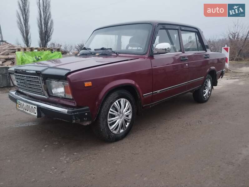 Седан ВАЗ / Lada 2107 2005 в Березному