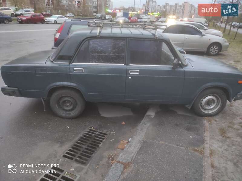 Седан ВАЗ / Lada 2107 2003 в Киеве