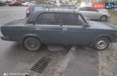 Седан ВАЗ / Lada 2107 2003 в Киеве