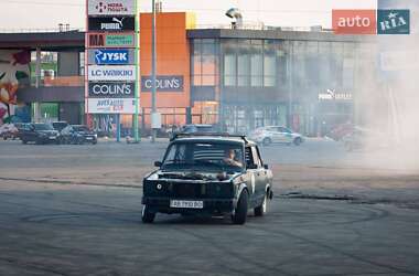 Седан ВАЗ / Lada 2107 1998 в Киеве