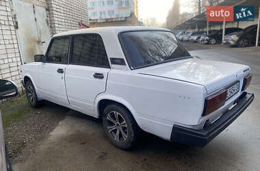 Седан ВАЗ / Lada 2107 2000 в Дніпрі