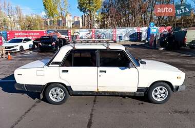 Седан ВАЗ / Lada 2107 1995 в Киеве