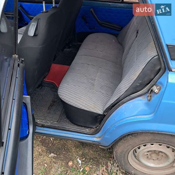 Седан ВАЗ / Lada 2107 2004 в Кривом Роге