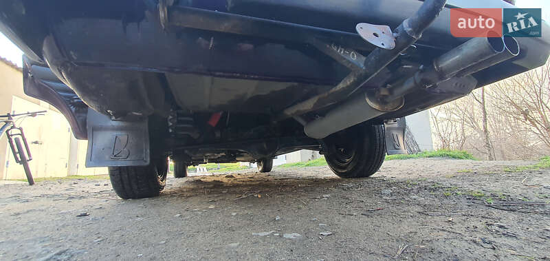 Седан ВАЗ / Lada 2107 2002 в Рені