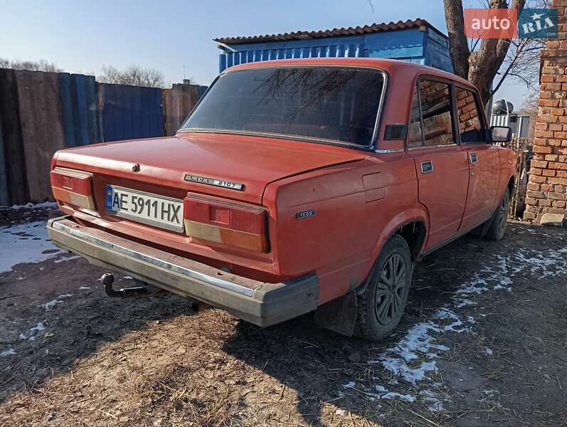 Седан ВАЗ / Lada 2107 1990 в Сахновщине